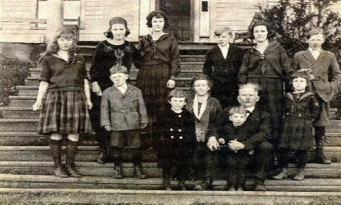 William and Amelia Brinsmead and family, circa 1918